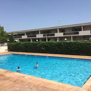  Appartement Studio 30m2 With Pool, Parking And A Garden