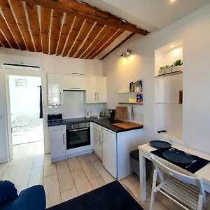 Freshly Tastefully Renovated In Heart Of Old Antibes