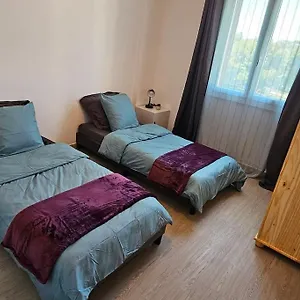  Appartement Trois Pieces Au Coeur D'antibes ! Proche Plage Et Parking A Disposition