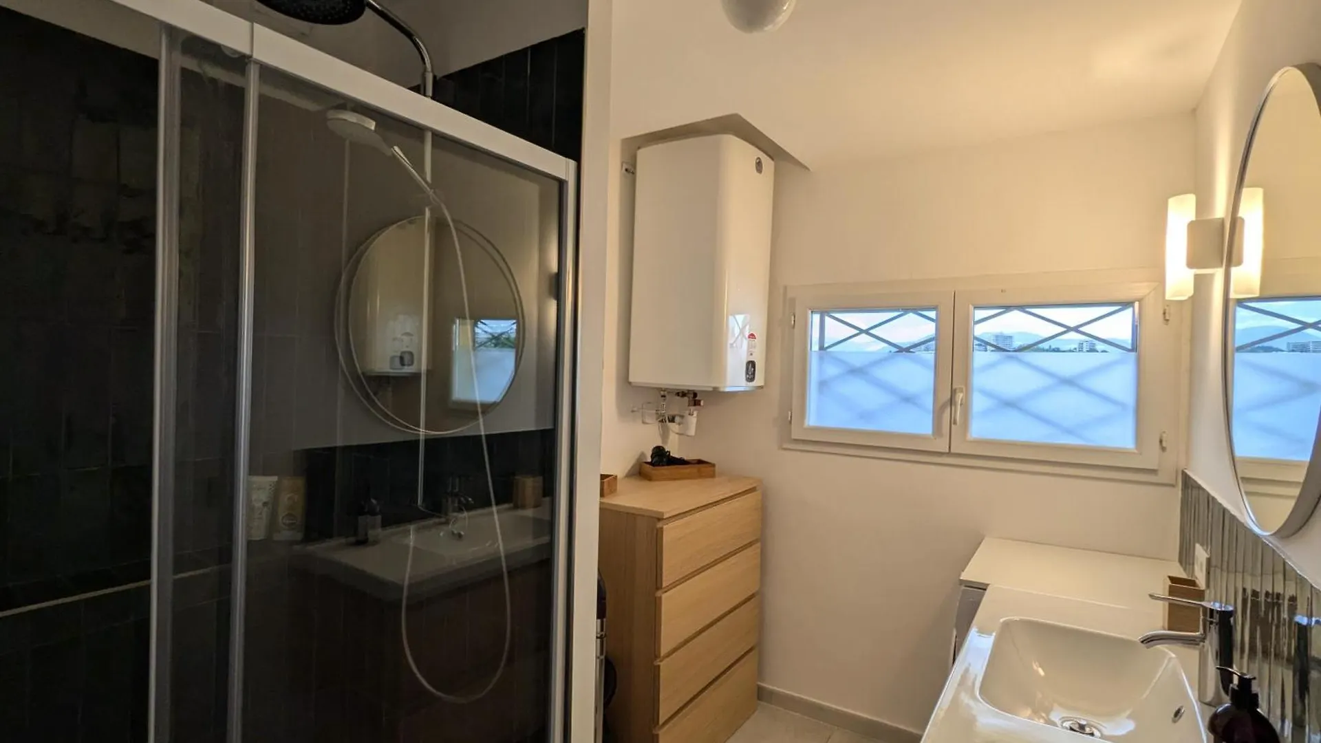 Appartement T4 Proche Plage Et Vieille Ville Antibes Apartment